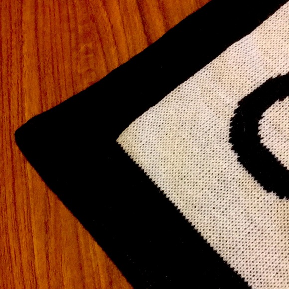 NIИ Scarf - Picture 2 of 3